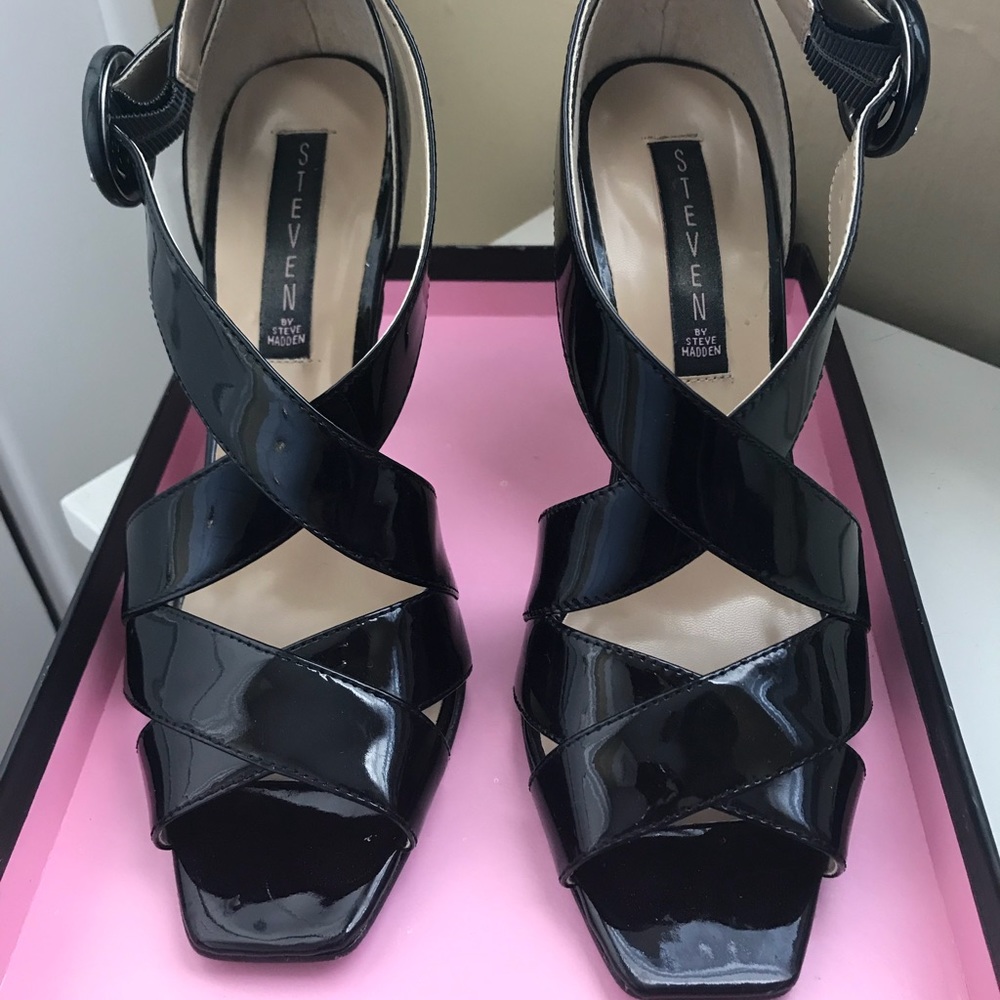 Sexy black Strappy pump heels size 6.5